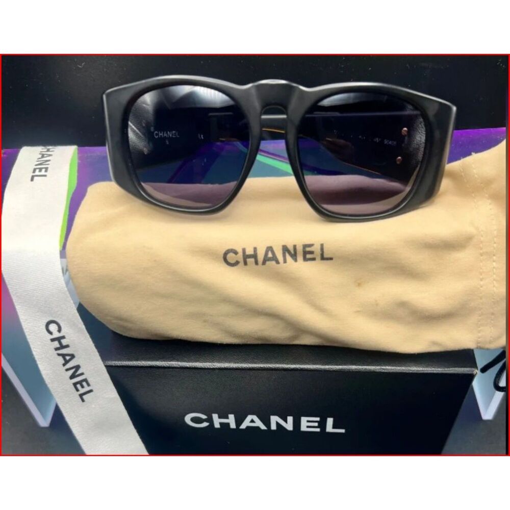 Authentic Vintage CHANEL 01450 94305 Interlocking CC Logo Square Sunglasses GUC